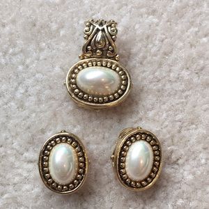 Imitation pearl and Goldtone earrings and slide